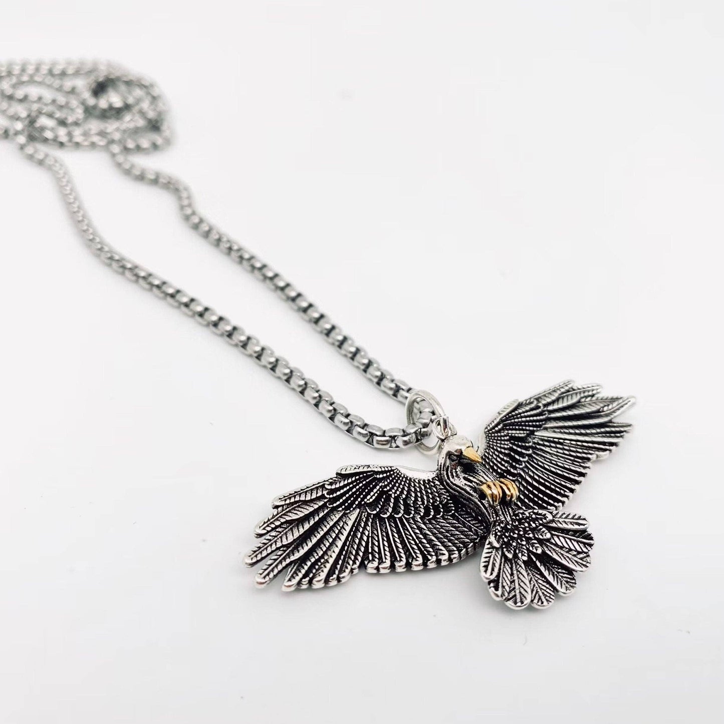 Eagle Spreads Its Wings Pendant Necklace – Vintage Style